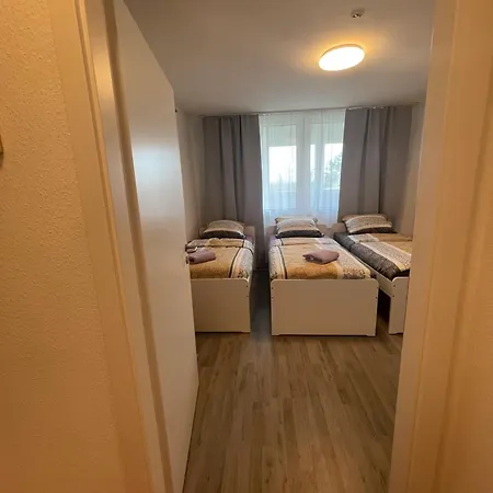 Monteurwohnung Fuer 5 Personen, Apartment *