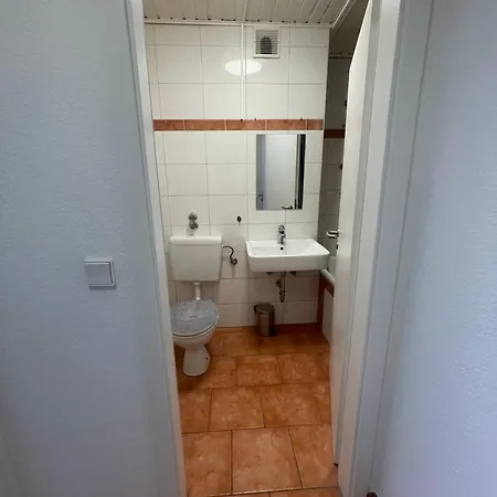 Monteurwohnung Fuer 5 Personen, Apartmán