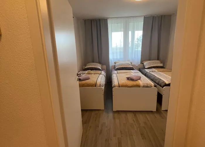 Monteurwohnung Fuer 5 Personen, Lejlighed *